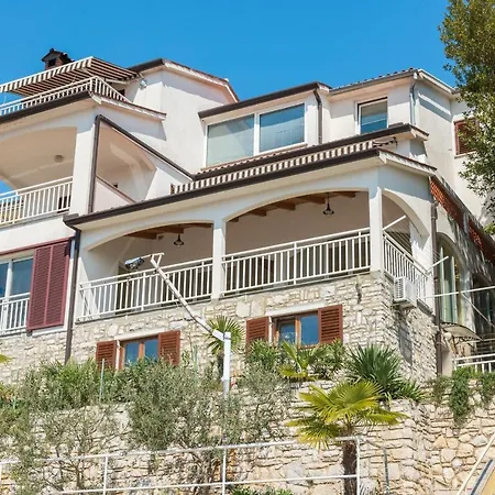 Zoel & Anna Apartament Rabac